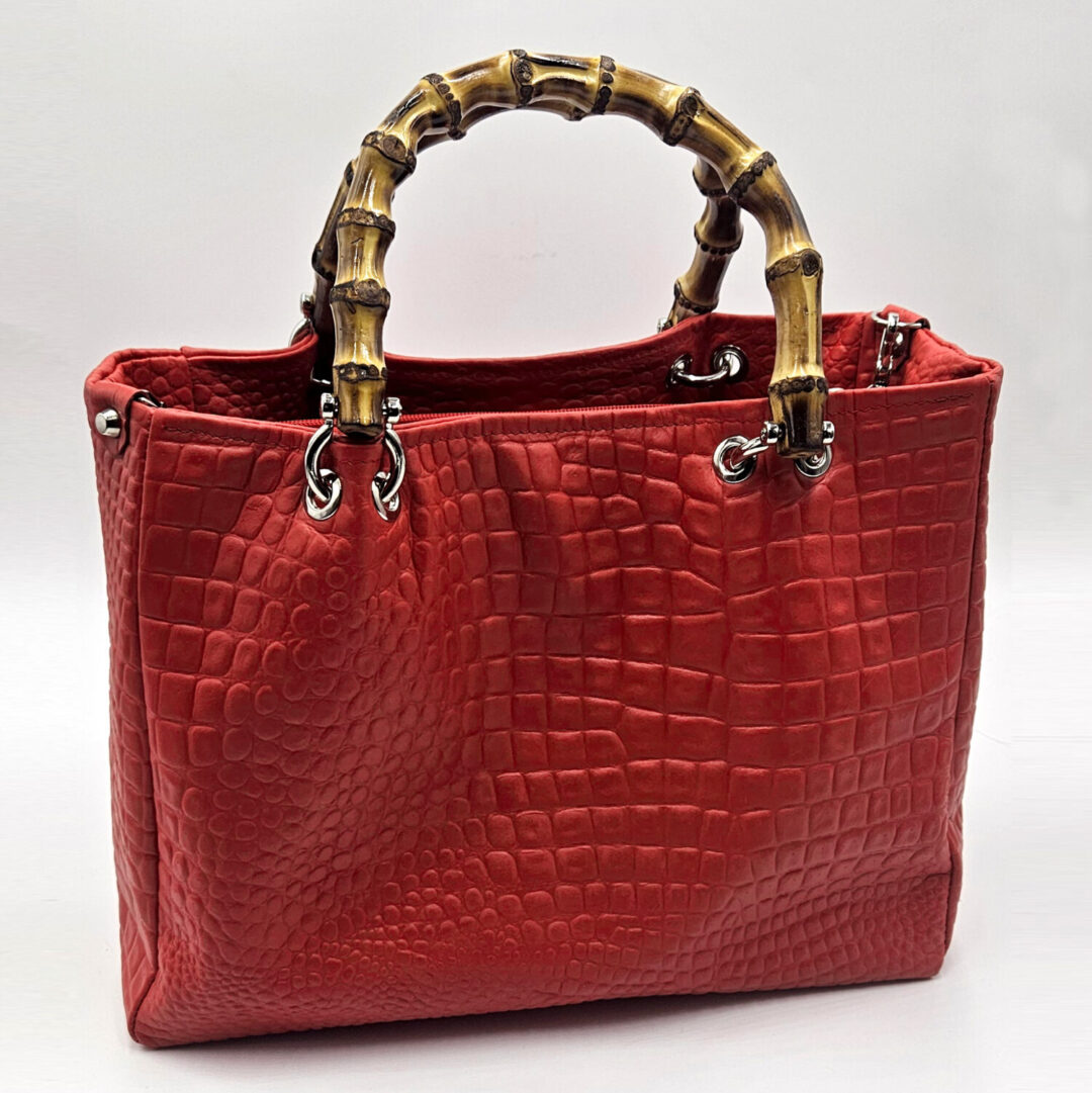 borsa rossa Elettra con manici in bamboo